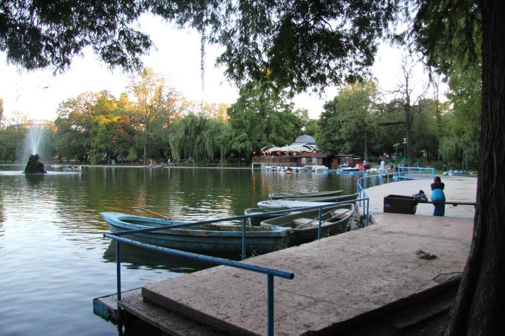 Central Park Бухарест Экстерьер фото